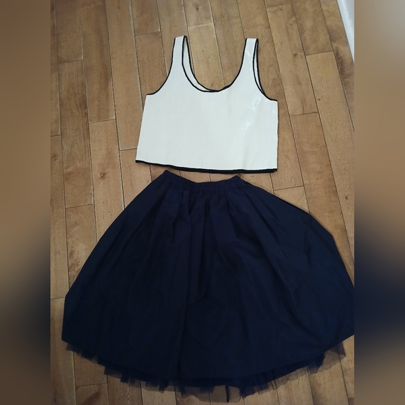 Chic Navy Parisian Vintage Skirt - Picture 7 of 8